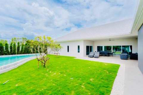 Chalet de 5 dormitorios en Hua Hin, Tailandia № 169964 - foto 13