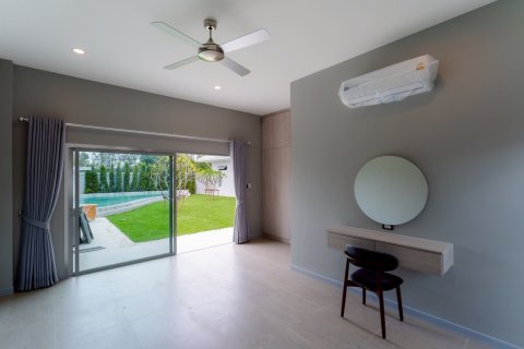 Chalet de 5 dormitorios en Hua Hin, Tailandia № 169964 - foto 6