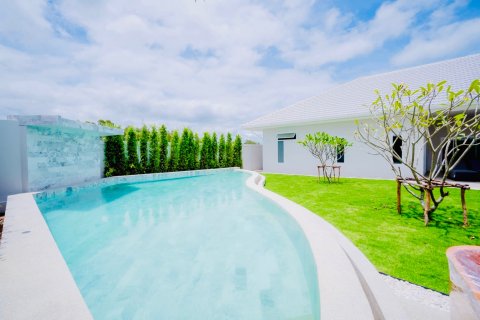 Chalet de 5 dormitorios en Hua Hin, Tailandia № 169964 - foto 12