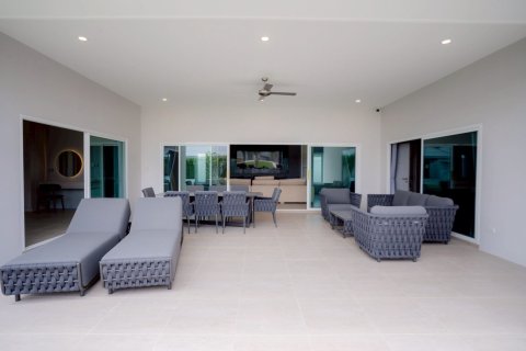 Chalet de 5 dormitorios en Hua Hin, Tailandia № 169964 - foto 10