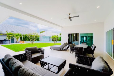 Chalet de 5 dormitorios en Hua Hin, Tailandia № 169964 - foto 11