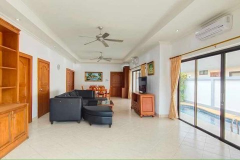 Casa de 3 dormitorios en Pattaya, Tailandia № 134264 - foto 13