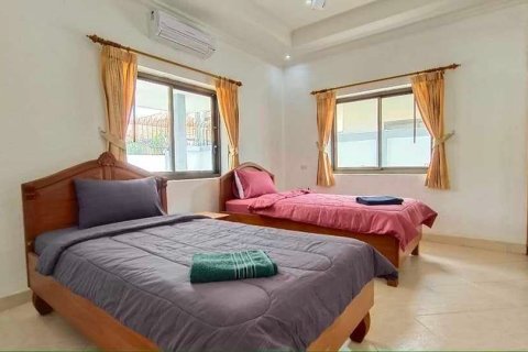 Casa de 3 dormitorios en Pattaya, Tailandia № 134264 - foto 12