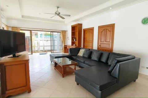 Casa de 3 dormitorios en Pattaya, Tailandia № 134264 - foto 5