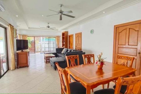 Casa de 3 dormitorios en Pattaya, Tailandia № 134264 - foto 6