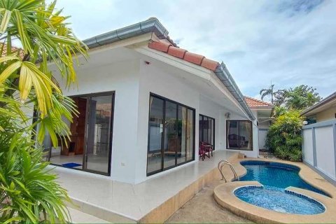 Casa de 3 dormitorios en Pattaya, Tailandia № 134264 - foto 2
