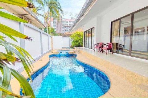 Casa de 3 dormitorios en Pattaya, Tailandia № 134264 - foto 4