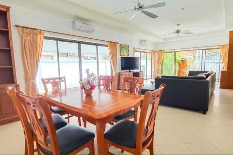 Casa de 3 dormitorios en Pattaya, Tailandia № 134264 - foto 8