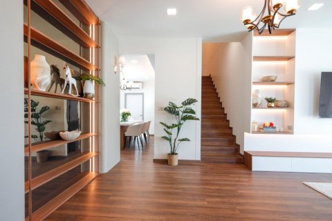 Casa de 4 dormitorios en Bang Lamung, Tailandia № 134266 - foto 12