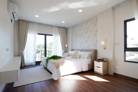 Casa de 4 dormitorios en Bang Lamung, Tailandia № 134266 - foto 27
