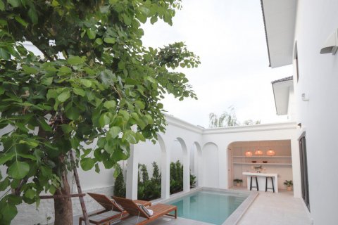 Casa de 4 dormitorios en Bang Lamung, Tailandia № 134266 - foto 2