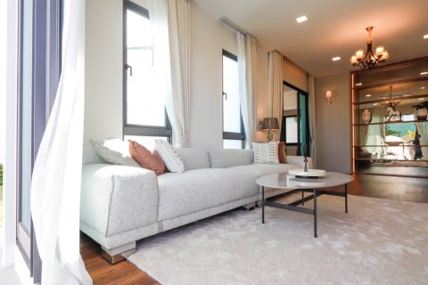 Casa de 4 dormitorios en Bang Lamung, Tailandia № 134266 - foto 9