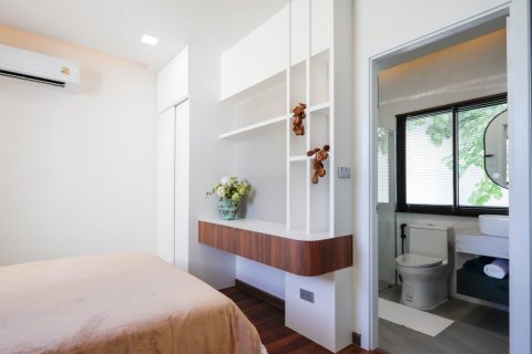 Casa de 4 dormitorios en Bang Lamung, Tailandia № 134266 - foto 22