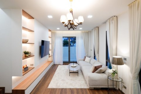 Casa de 4 dormitorios en Bang Lamung, Tailandia № 134266 - foto 10