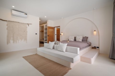 Chalet de 4 dormitorios en Phuket, Tailandia № 139715 - foto 11