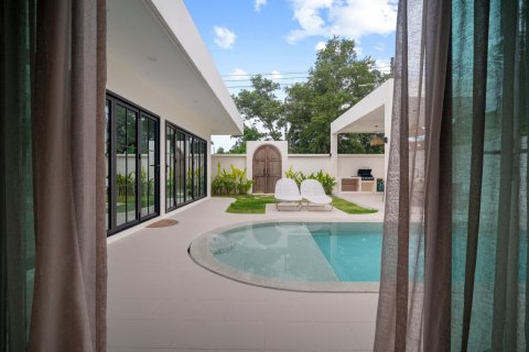 Chalet de 4 dormitorios en Phuket, Tailandia № 139715 - foto 13