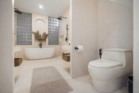 Chalet de 4 dormitorios en Phuket, Tailandia № 139715 - foto 16