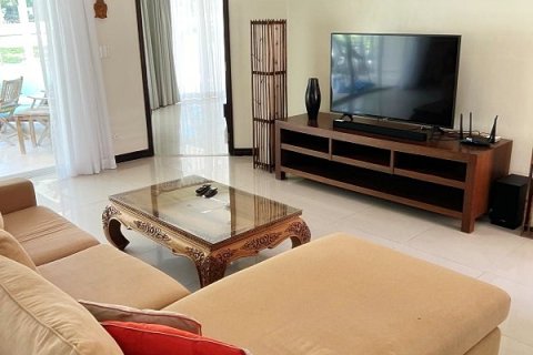 Chalet de 3 dormitorios en Kathu, Tailandia № 179280 - foto 12