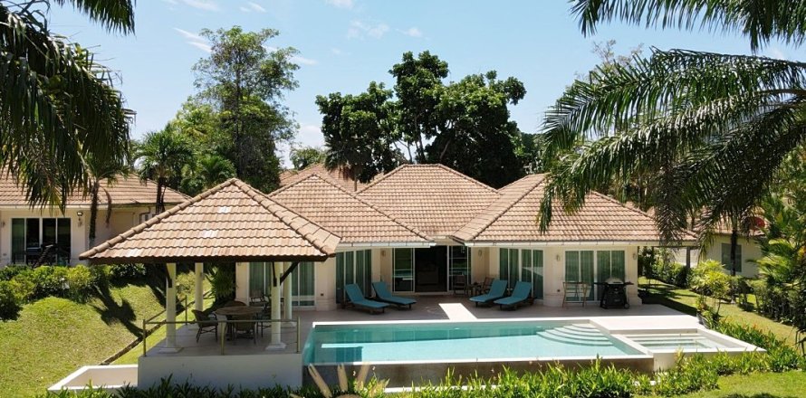 Chalet de 3 dormitorios en Kathu, Tailandia № 179280