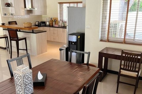 Chalet de 3 dormitorios en Kathu, Tailandia № 179280 - foto 4