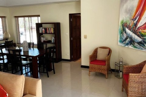 Chalet de 3 dormitorios en Kathu, Tailandia № 179280 - foto 6