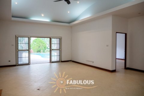 Chalet de 3 dormitorios en Chalong, Tailandia № 179286 - foto 4