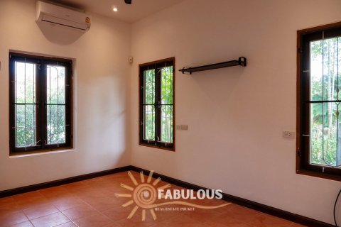 Chalet de 3 dormitorios en Chalong, Tailandia № 179286 - foto 5
