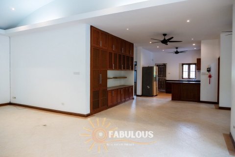 Chalet de 3 dormitorios en Chalong, Tailandia № 179286 - foto 17