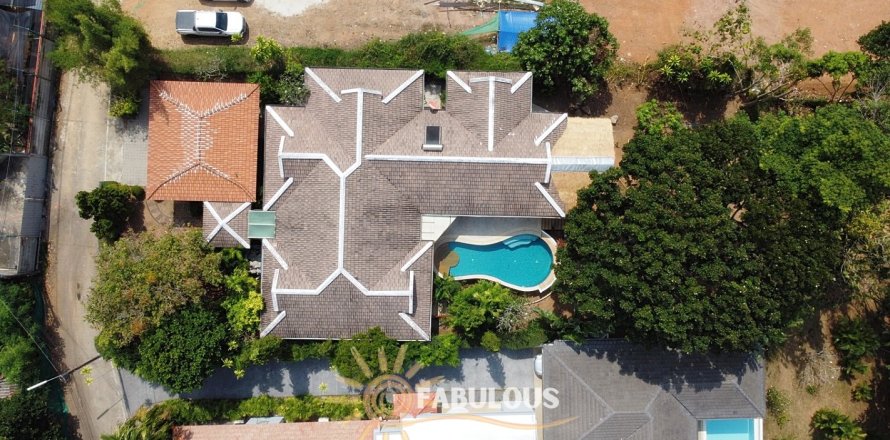 Chalet de 3 dormitorios en Chalong, Tailandia № 179286