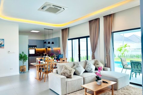 Chalet de 3 dormitorios en Cha-am, Tailandia № 169894 - foto 14