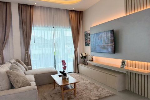Chalet de 3 dormitorios en Cha-am, Tailandia № 169894 - foto 7