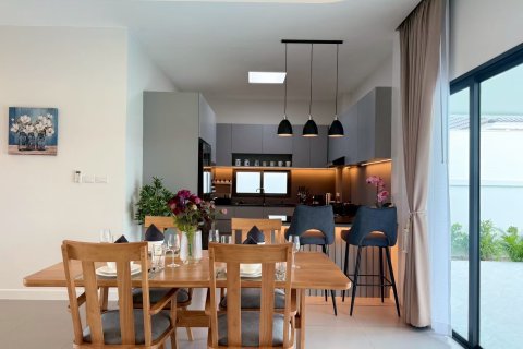 Chalet de 3 dormitorios en Cha-am, Tailandia № 169894 - foto 18
