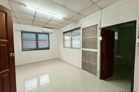 Adosado de 3 dormitorios en Bangkok, Tailandia № 189509 - foto 10