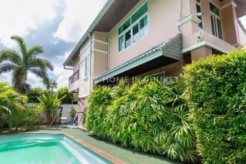 Casa de 4 dormitorios en Kathu, Tailandia № 133582 - foto 3