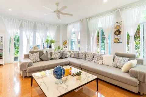 Casa de 4 dormitorios en Kathu, Tailandia № 133582 - foto 5