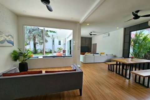 Chalet de 4 dormitorios en Phuket, Tailandia № 137460 - foto 23