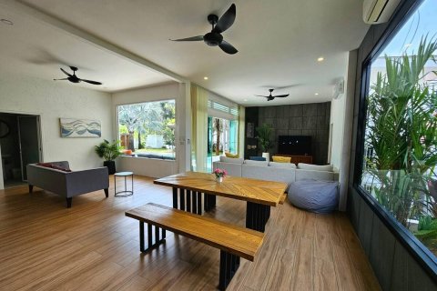 Chalet de 4 dormitorios en Phuket, Tailandia № 137460 - foto 14
