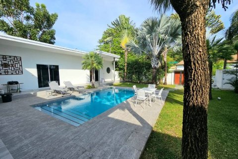 Chalet de 4 dormitorios en Phuket, Tailandia № 137460 - foto 16