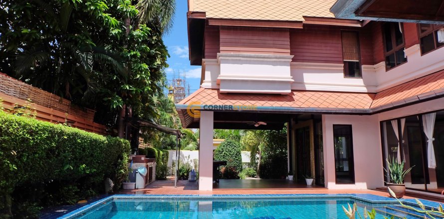 Studio on Jomtien Beach, Pattaya, Thailand № 176718