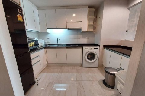 Condominio de 2 dormitorios en Khlong Toei, Bangkok, Tailandia № 137984 - foto 2