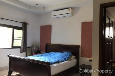 Casa de 3 dormitorios en Pattaya, Tailandia № 43065 - foto 2