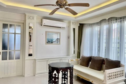 Chalet de 4 dormitorios en Kathu, Tailandia № 114109 - foto 7