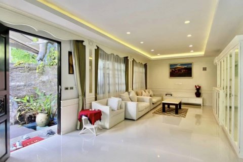 Chalet de 4 dormitorios en Kathu, Tailandia № 114109 - foto 4