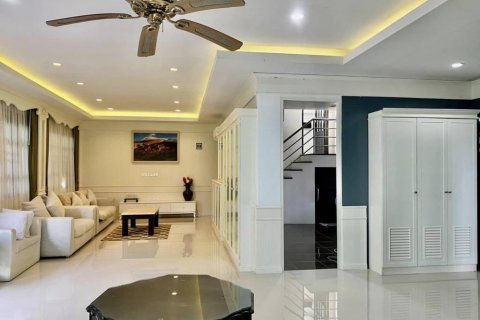 Chalet de 4 dormitorios en Kathu, Tailandia № 114109 - foto 6