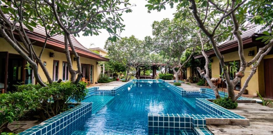 Hotel 1000 m2 en Pran Buri, Tailandia № 114110