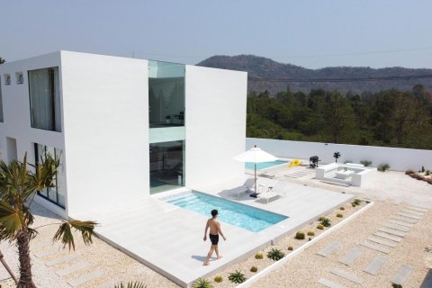 Chalet de 4 dormitorios en Hua Hin, Tailandia № 169772 - foto 23