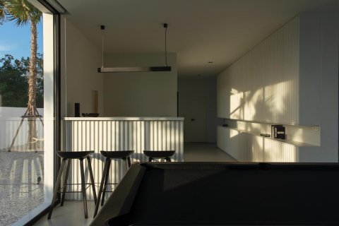 Chalet de 4 dormitorios en Hua Hin, Tailandia № 169772 - foto 3
