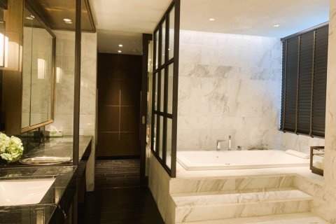 Condo à Bangkok, Thaïlande, 3 chambres № 181098 - photo 10