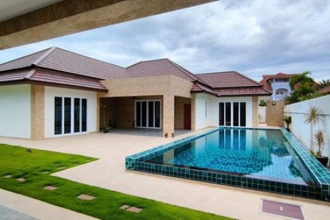 Chalet de 3 dormitorios en Pattaya, Tailandia № 118461