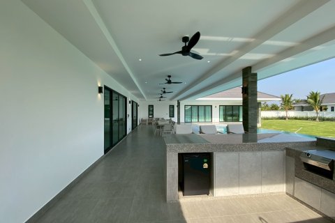 Casa de 5 dormitorios en Hua Hin, Tailandia № 168088 - foto 6